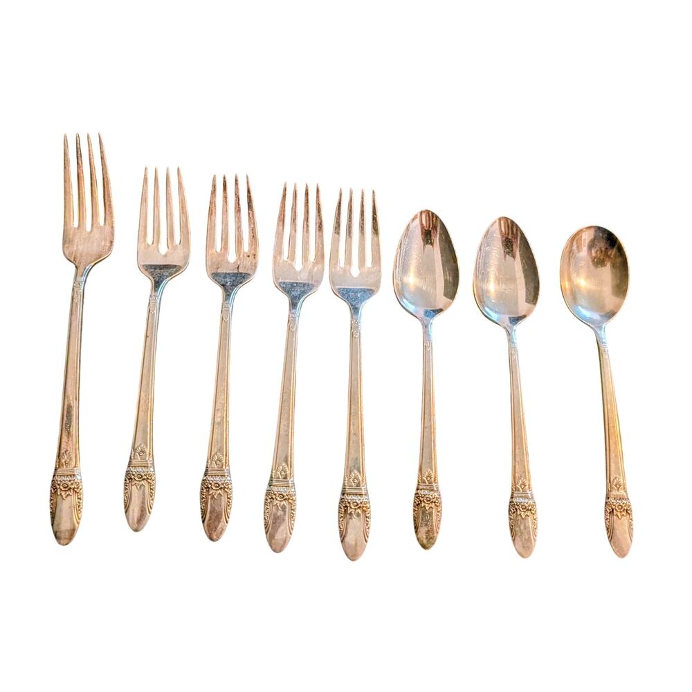 Vintage 1847 Rogers Bros FIRST LOVE Assorted 8 Piece Silverplate Flatware